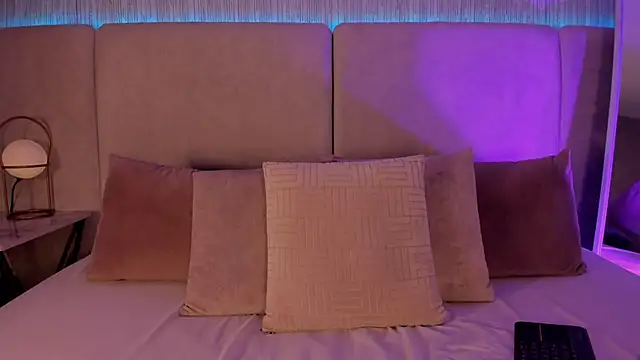 Snapshot of MALENA-ANGEL chatting on 10/15/25, 09:04 MALENA-ANGEL online show from 10/15/25, 09:04