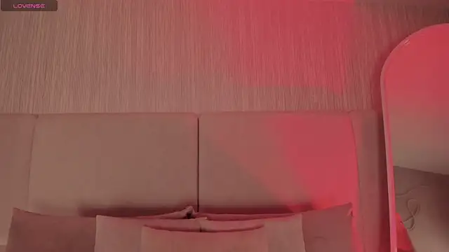 Snapshot of MALENA-ANGEL chatting on 12/16/25, 08:36 MALENA-ANGEL online show from 12/16/25, 08:36