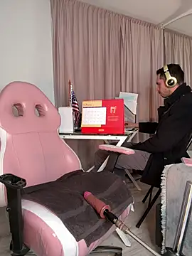 Snapshot of brithany_bridge chatting on 03/10/25, 07:32 brithany bridge online show from 03/10/25, 07:32