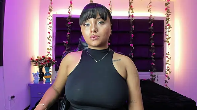 Snapshot of sweelanna__ chatting on 07/09/26, 12:26 sweelanna online show from 07/09/26, 12:26