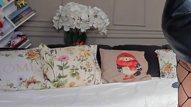 Snapshot of Deliciouslips chatting on 11/07/25, 03:56 Deliciouslips online show from 11/07/25, 03:56