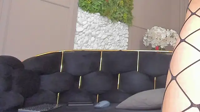 Snapshot of Deliciouslips chatting on 02/26/26, 04:39 Deliciouslips online show from 02/26/26, 04:39