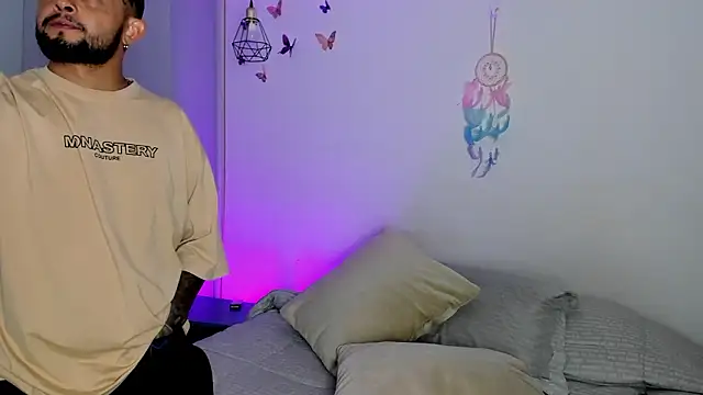 Snapshot of Chloe_Johnson_ chatting on 03/12/26, 03:34 Chloe Johnson online show from 03/12/26, 03:34
