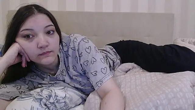 Snapshot of AlisaDevis chatting on 05/23/26, 05:12 AlisaDevis online show from 05/23/26, 05:12