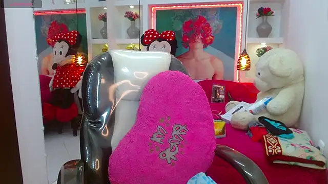 lorenapinto online show from 02/25/25, 09:57