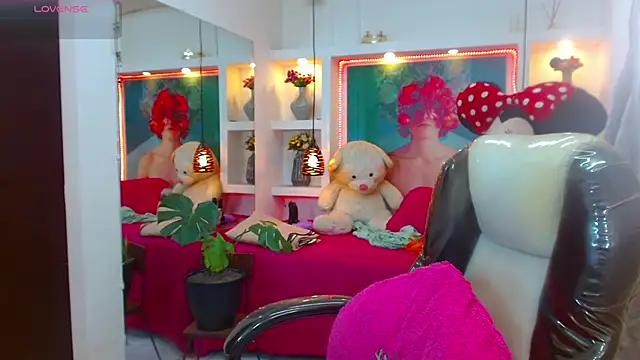 lorenapinto online show from 10/29/25, 05:58