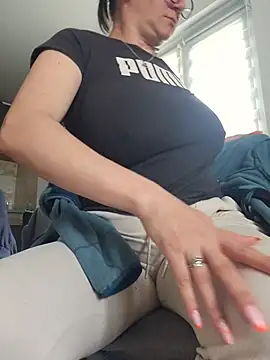 KristenVega online show from 04/29/26, 01:48