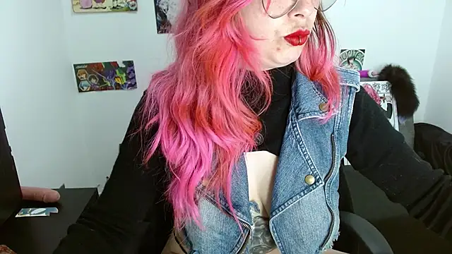 natasha laulau online show from 11/14/25, 12:42