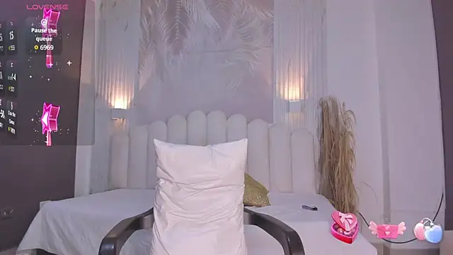 NastassjaCandy online show from 04/08/26, 07:47