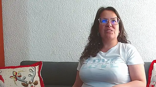 Snapshot of honeyhot_paty chatting on 12/08/24, 06:06 honeyhot paty online show from 12/08/24, 06:06