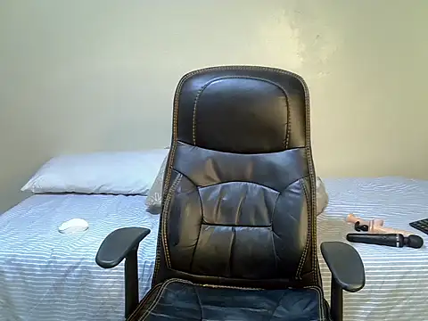 Snapshot of QueenJelly_Sexy chatting on 11/06/25, 10:38 QueenJelly Sexy online show from 11/06/25, 10:38