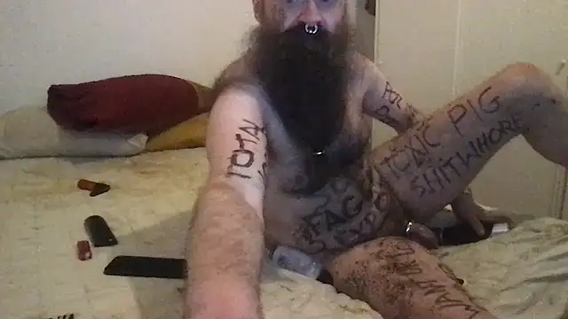 Snapshot of JunkieShitPig chatting on 03/21/25, 11:23 JunkieShitPig online show from 03/21/25, 11:23