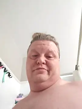 Snapshot of jrsexy83 chatting on 12/04/24, 03:10 jrsexy83 online show from 12/04/24, 03:10