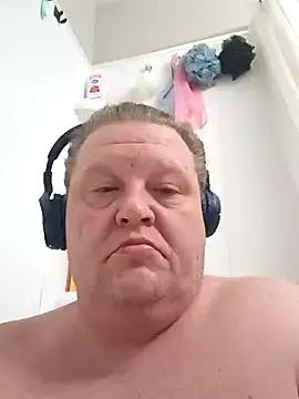 Snapshot of jrsexy83 chatting on 01/17/25, 01:35 jrsexy83 online show from 01/17/25, 01:35