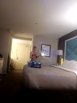 Snapshot of mollyfourtune chatting on 01/07/26, 04:26 mollyfourtune online show from 01/07/26, 04:26