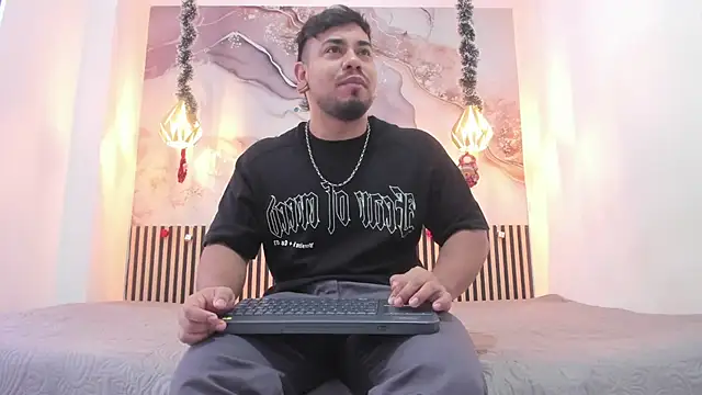 BrianMalonee online show from 12/22/25, 12:02