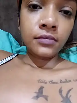 Snapshot of Indianqueen03 chatting on 02/27/25, 09:04 Indianqueen03 online show from 02/27/25, 09:04