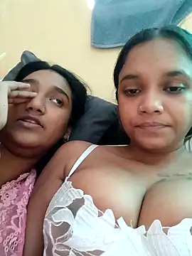 Snapshot of Indianqueen03 chatting on 10/03/25, 09:28 Indianqueen03 online show from 10/03/25, 09:28