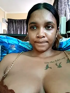 Snapshot of Indianqueen03 chatting on 10/11/25, 01:09 Indianqueen03 online show from 10/11/25, 01:09