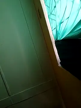 Snapshot of Indianqueen03 chatting on 10/13/25, 12:27 Indianqueen03 online show from 10/13/25, 12:27