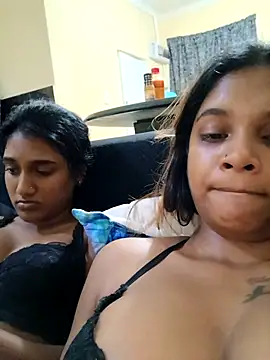 Snapshot of Indianqueen03 chatting on 10/26/25, 08:48 Indianqueen03 online show from 10/26/25, 08:48