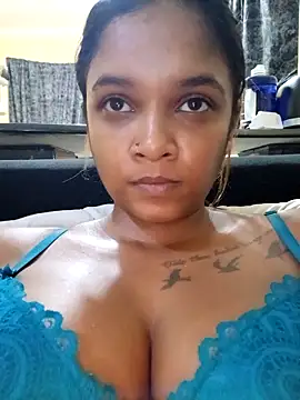 Snapshot of Indianqueen03 chatting on 11/13/25, 08:52 Indianqueen03 online show from 11/13/25, 08:52