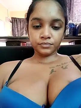 Snapshot of Indianqueen03 chatting on 11/25/25, 01:55 Indianqueen03 online show from 11/25/25, 01:55