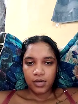 Snapshot of Indianqueen03 chatting on 11/29/25, 11:24 Indianqueen03 online show from 11/29/25, 11:24