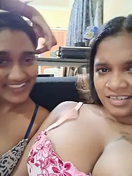 Snapshot of Indianqueen03 chatting on 06/25/26, 06:23 Indianqueen03 online show from 06/25/26, 06:23