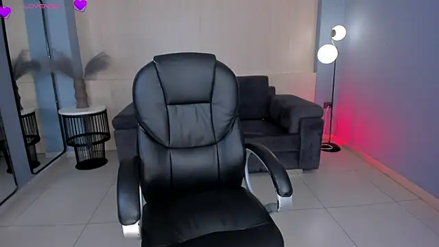 AlessaRomero online show from 03/19/25, 07:38