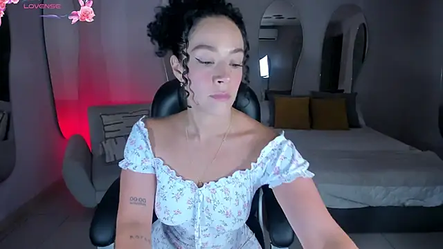 AlessaRomero online show from 01/08/26, 07:49