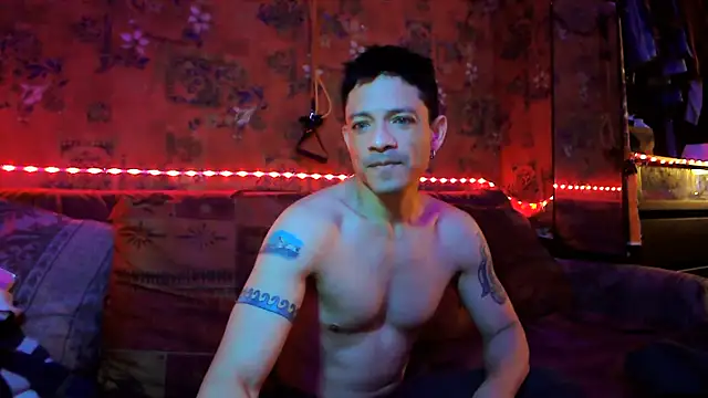 Snapshot of Tony_Torrente chatting on 12/31/24, 12:43 Tony Torrente online show from 12/31/24, 12:43