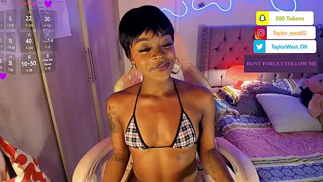 Snapshot of Miss_westt_ chatting on 09/19/25, 09:00 Miss westt online show from 09/19/25, 09:00