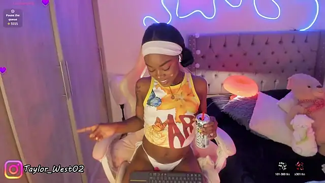 Miss westt  online show from 04/24/26, 07:44