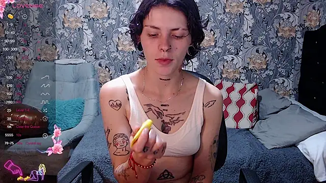 pretty cristal69 online show from 06/24/26, 12:20