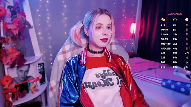 Snapshot of enigma_mia chatting on 11/01/25, 11:12 enigma mia online show from 11/01/25, 11:12