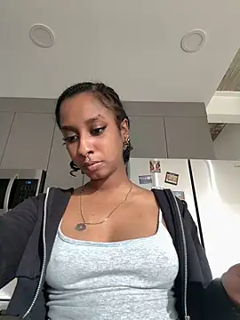 Your Paris online show from 11/24/25, 05:45