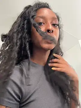 Your Paris online show from 03/12/26, 01:01