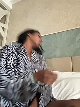 Your Paris online show from 04/15/26, 09:26