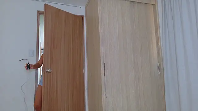 Snapshot of california_0 chatting on 09/23/25, 02:53 california 0 online show from 09/23/25, 02:53