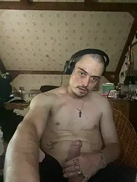 Snapshot of JustTylerr chatting on 07/02/26, 02:12 JustTylerr online show from 07/02/26, 02:12