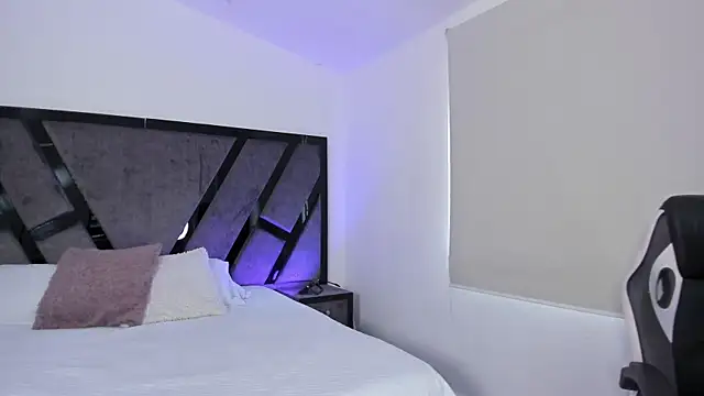 IsabelleFoxx  online show from 10/01/25, 09:43