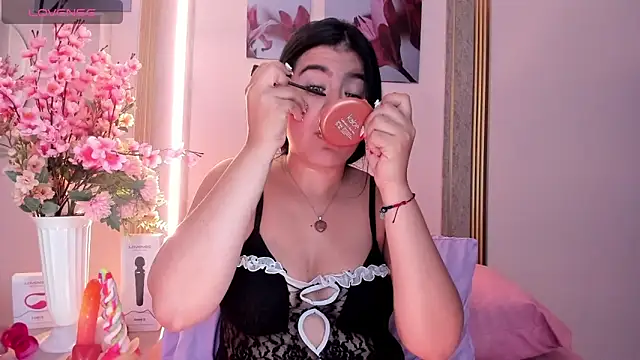 Snapshot of scarlet_fostt_ chatting on 10/19/25, 10:38 scarlet fostt  online show from 10/19/25, 10:38