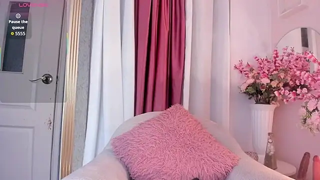 scarlet fostt  online show from 11/22/25, 12:26