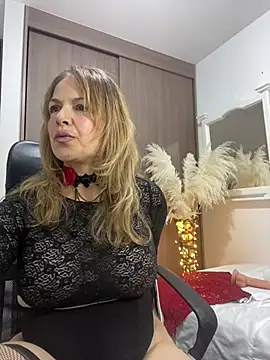 Snapshot of Leyna_liu chatting on 02/03/25, 12:58 Leyna liu online show from 02/03/25, 12:58