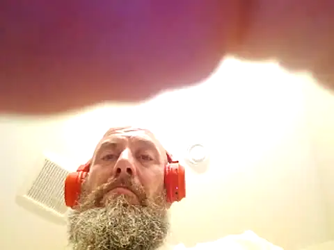 Snapshot of diggins4u chatting on 12/21/25, 07:15 diggins4u online show from 12/21/25, 07:15