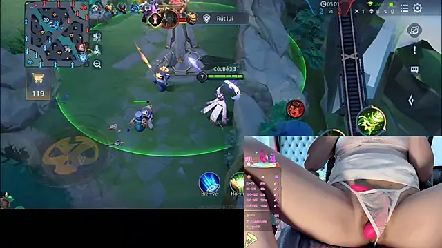 Snapshot of Berrysweet_68 chatting on 10/26/25, 02:06 Berrysweet 68 online show from 10/26/25, 02:06