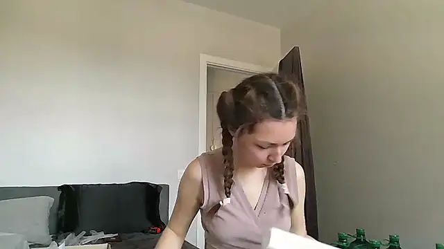 Adela Vetta online show from 03/23/26, 09:57