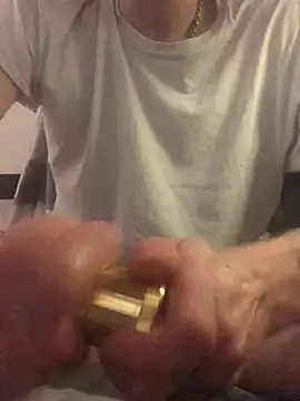 Snapshot of Simboxxx040 chatting on 12/19/24, 05:29 Simboxxx040 online show from 12/19/24, 05:29