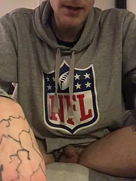 Snapshot of Simboxxx040 chatting on 01/10/25, 04:44 Simboxxx040 online show from 01/10/25, 04:44